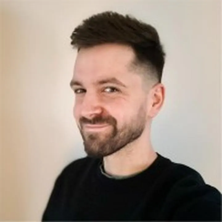 Jak skutecznie wspierać media bez konieczności wyboru?