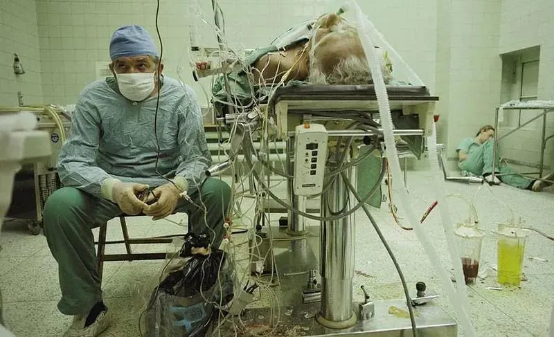 Kim był architektem reformy gimnazjów w Polsce?